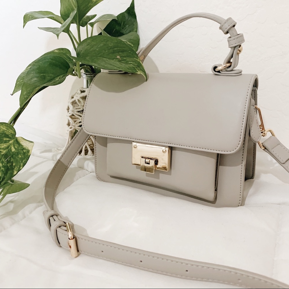 Lulu’s Grey Clasp Crossbody Purse